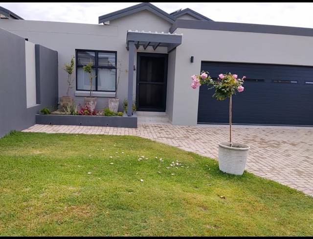 3 BEDROOM PROPERTY TO RENT IN DANA BAY